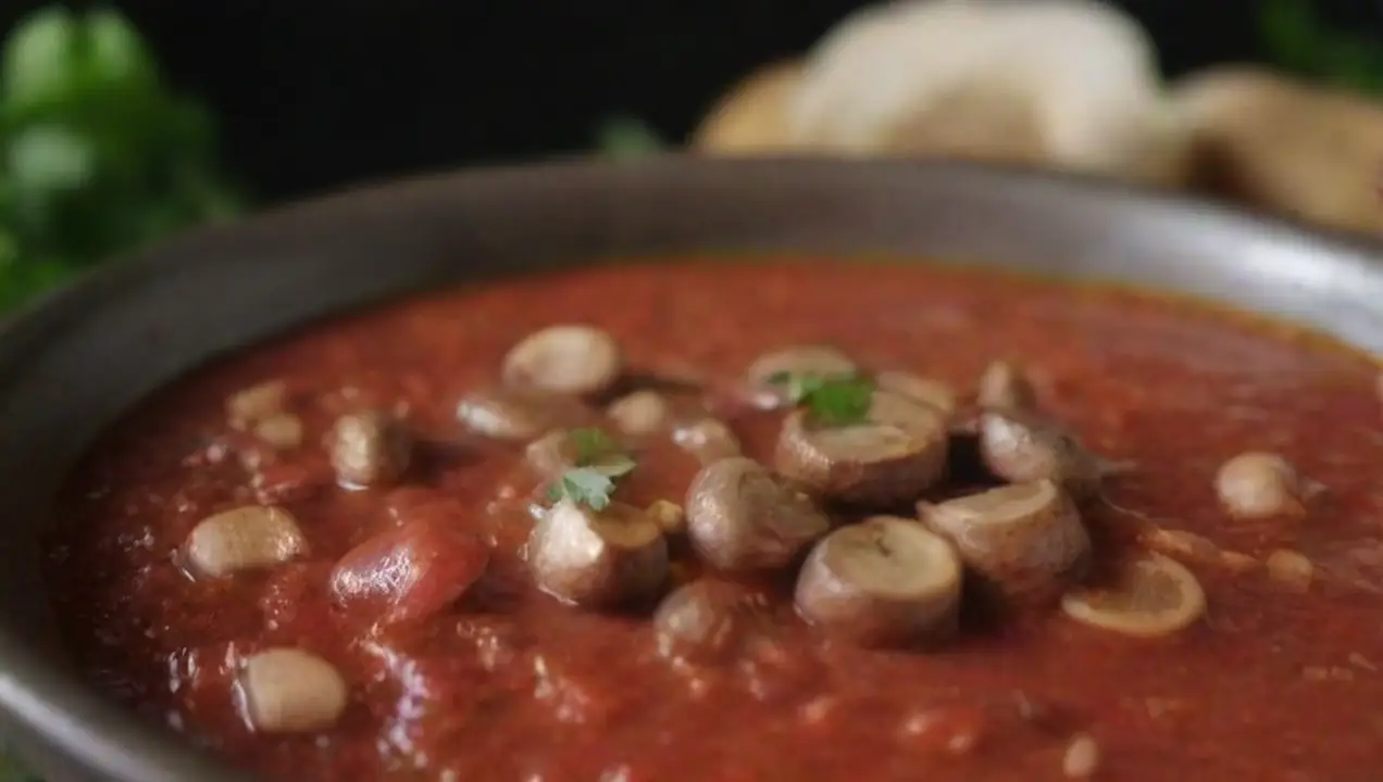 El proceso de hacer salsa de hongos de Salsa de hongos deliciosa para realzar tus carnes en casa