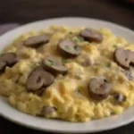 Revuelto de huevos con hongos: receta rápida y deliciosa