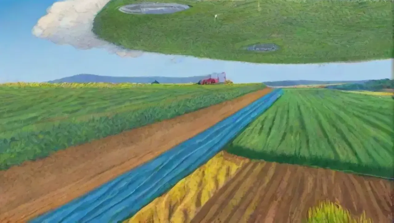 Un vasto campo verde bajo un cielo azul, con drones sobrevolando y agricultores monitoreando cultivos