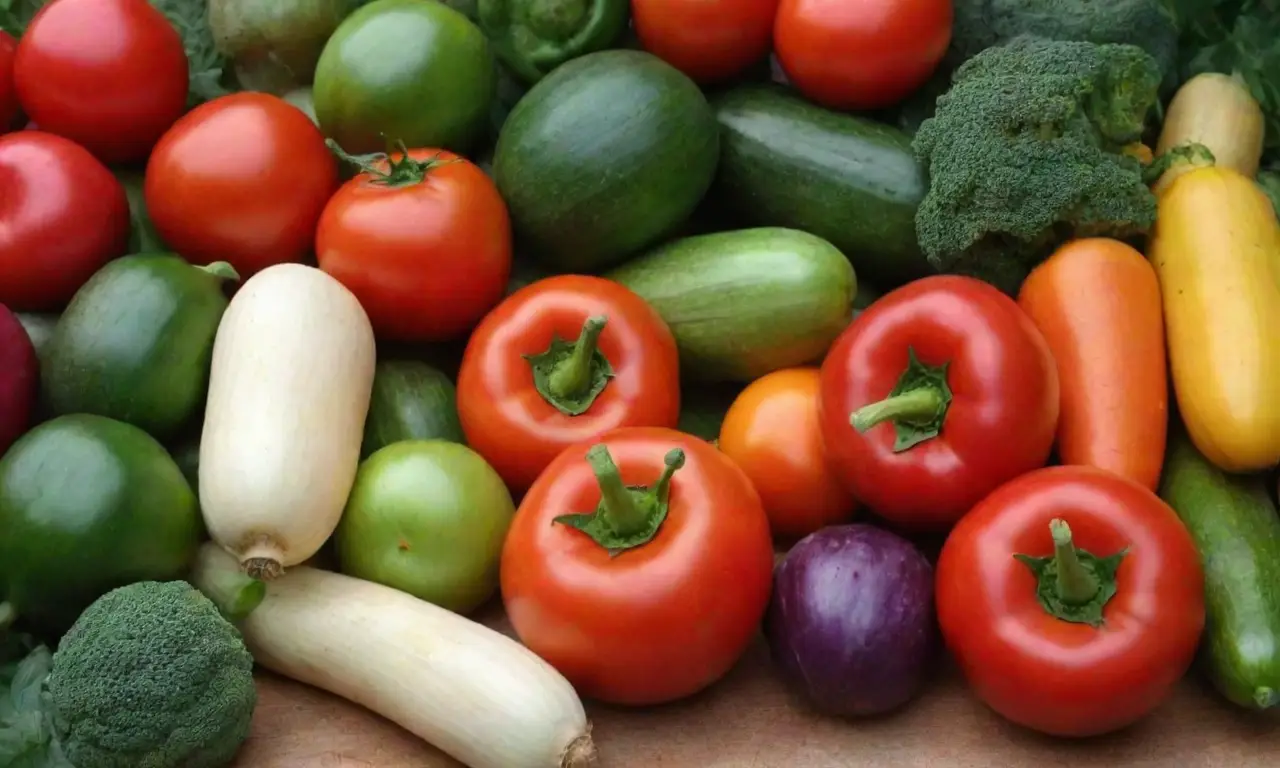 Verduras de verano frescas y coloridas, recetas deliciosas y saludables
