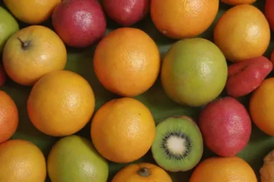 Las frutas tropicales son coloridas
